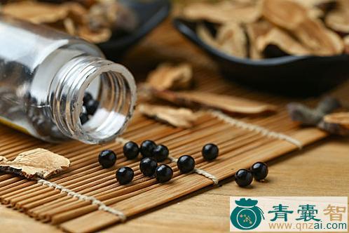 中药材倒罐子图片