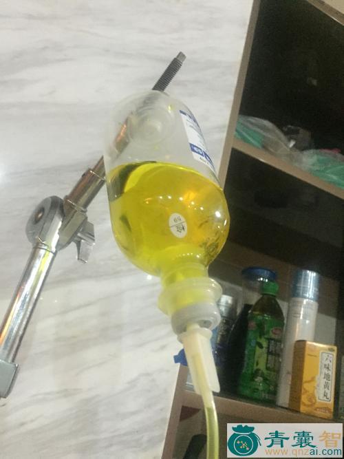 中药材干滴落图片