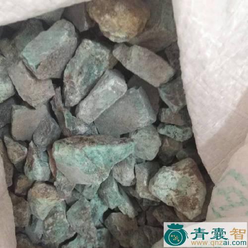 中药材青分石图片